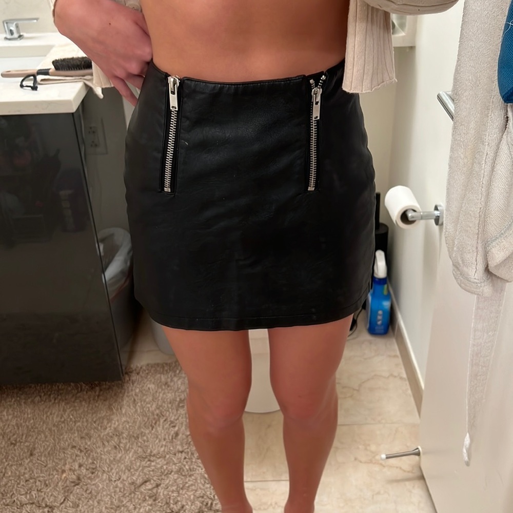 leather skirt